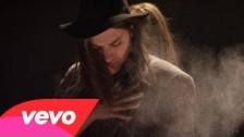 Jamie N Commons 'Rumble And Sway' music video