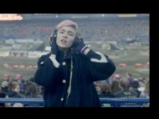 Grimes 'Oblivion' music video